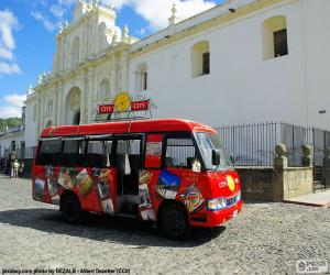 пазл Antigua City Tour, автобус